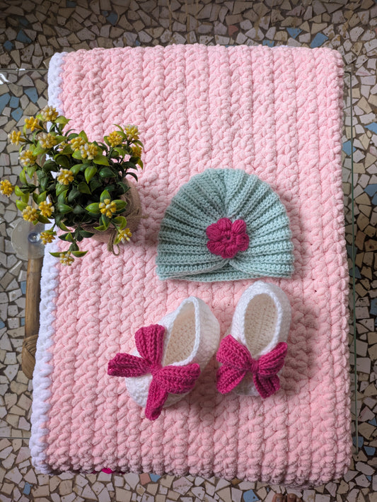 Handmade Baby Gift Set – Cozy Blanket, Beanie Hat & Booties